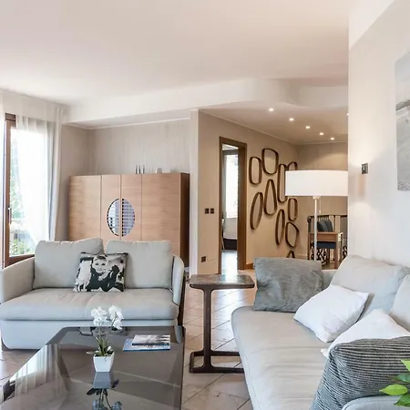Villa La Perla - *